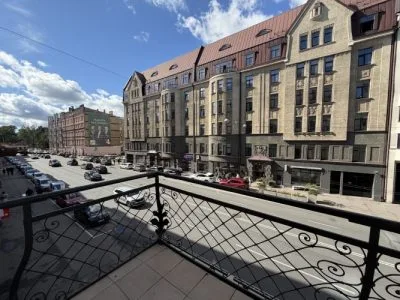 Izīrē dzīvokli, Pulkveža Brieža iela 10, Rīga, Centrs / 750 € 7