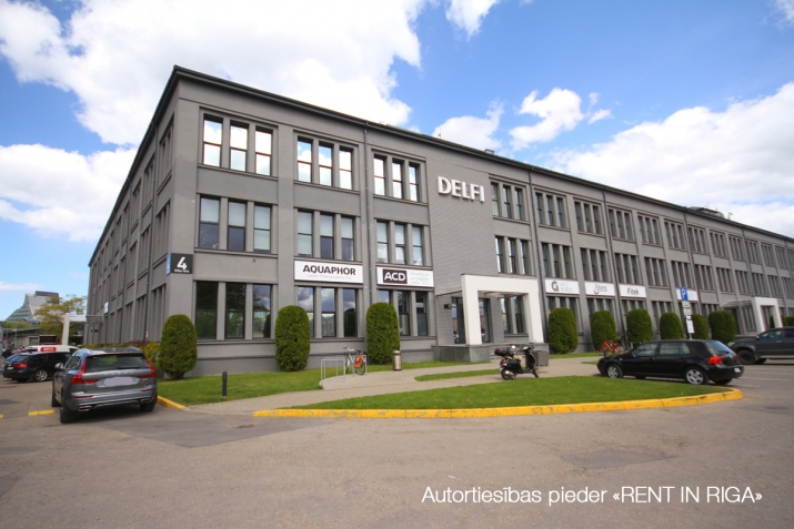 Dēļu iela 4 15