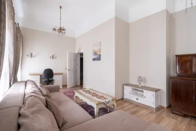 Izīrē dzīvokli, Ernesta Birznieka Upīša iela 5/7, Rīga, Labais krasts, Centrs / 800 € 2
