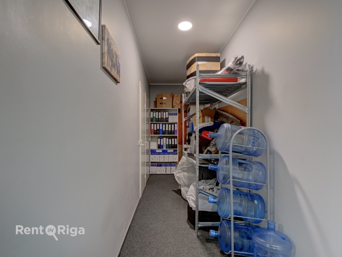 Briņģu iela 2 12