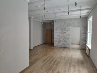 Izīrē tirdzniecības telpas, Torņa iela 4, Rīga, Labais krasts, Centrs / 580 € 5