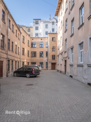 Zaļā iela 7 25