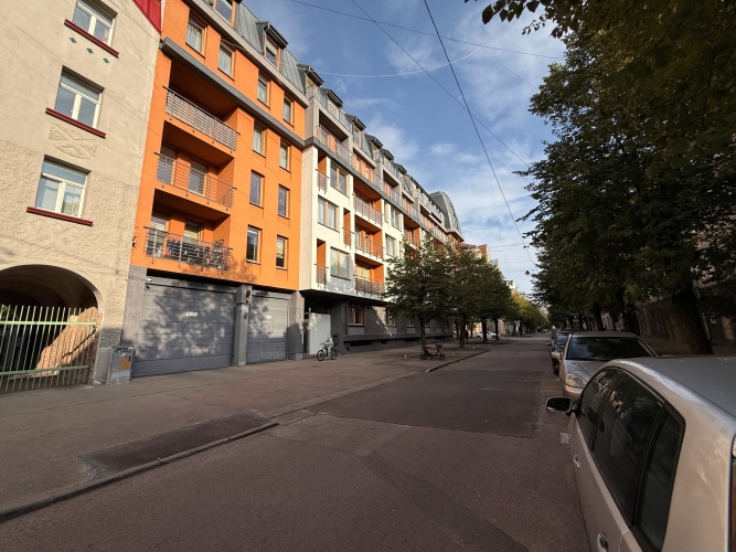 Alauksta iela 9 20
