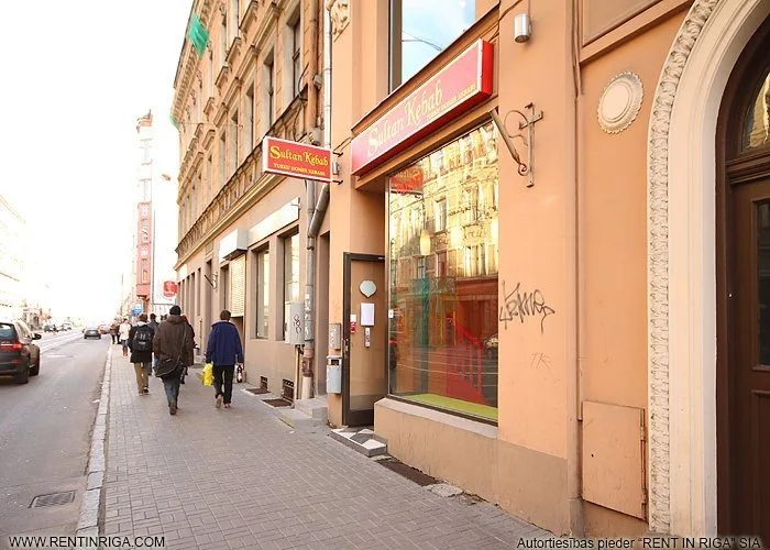 Izīrē tirdzniecības telpas, Barona iela 28, Rīga, Labais krasts, Centrs / 2 000 € 4