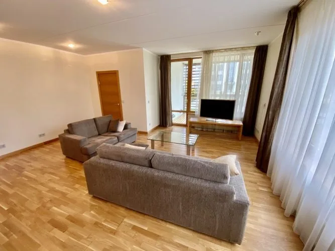 Izīrē dzīvokli, Rūpniecības iela 21, Rīga, Labais krasts, Centrs / 650 € 1