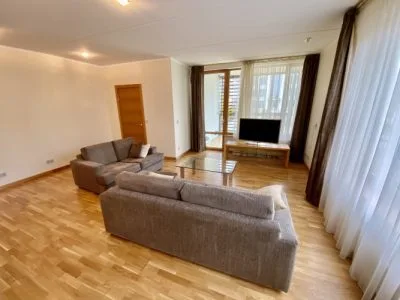 Izīrē dzīvokli, Rūpniecības iela 21, Rīga, Labais krasts, Centrs / 650 € 1