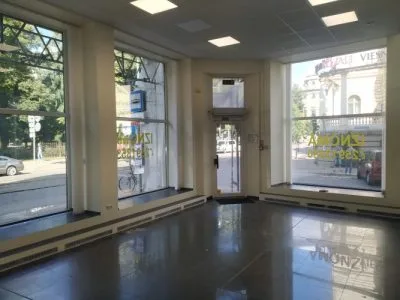 Izīrē tirdzniecības telpas, Barona iela 10, Rīga, Centrs / 1980 € 2