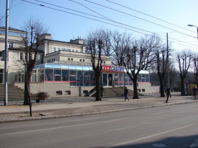 Tērbatas iela 2 1