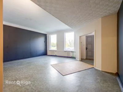 Izīrē tirdzniecības telpas, Lāčplēša iela 79, Rīga, Centrs / 1022 € 1
