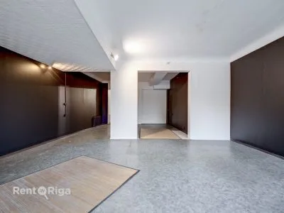 Izīrē tirdzniecības telpas, Lāčplēša iela 79, Rīga, Centrs / 1022 € 4