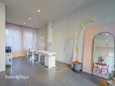 Izīrē tirdzniecības telpas, Krišjāņa Barona iela 45/47, Rīga, Centrs / 800 € 7